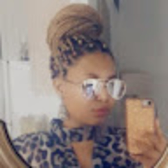 Meet your Posher, Shawana - Picture 1 of 1